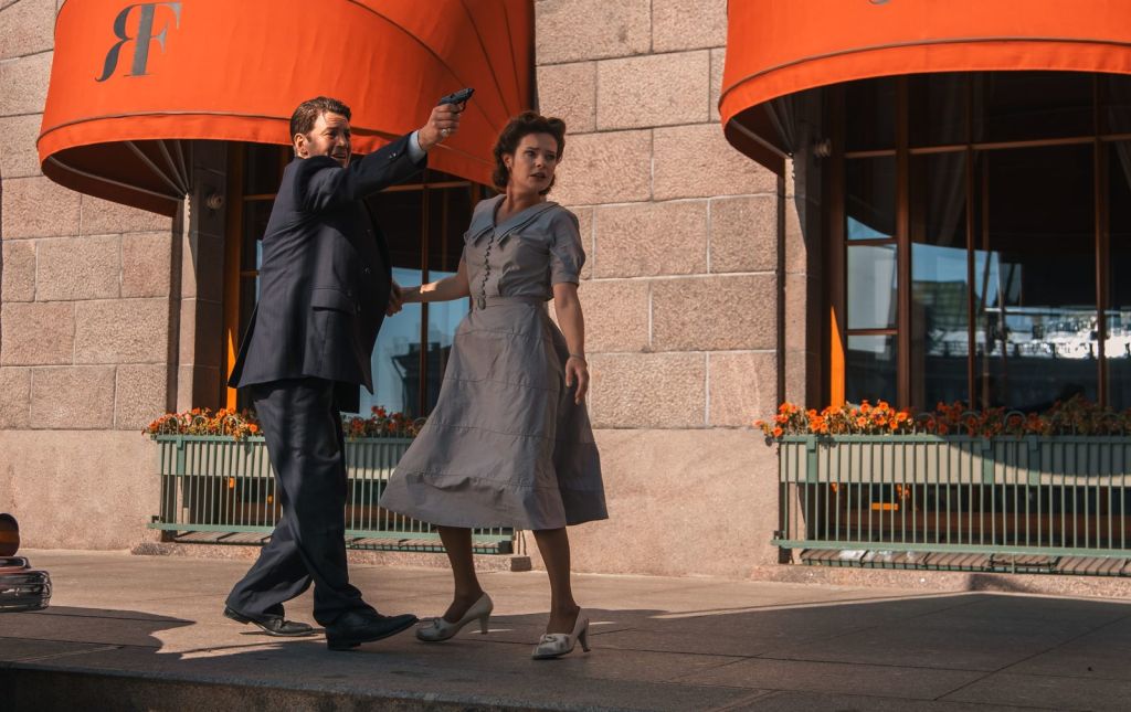 Берлинская жара S01 E01