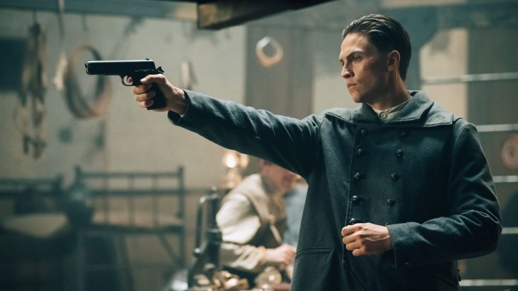 Часовые S01 E02
