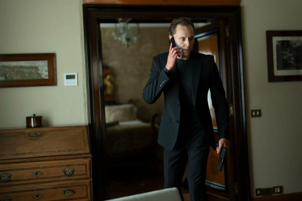 Ночной администратор S02 E01