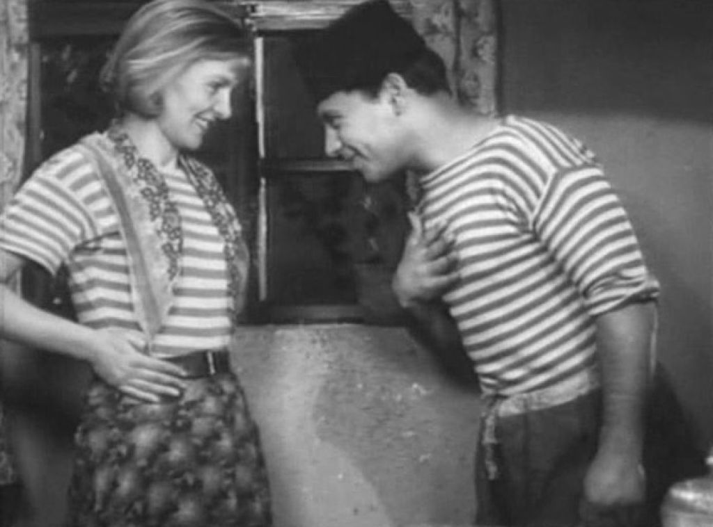 фильм у самого синего моря 1935. у самого синего моря фильм 1936. «у самого синего моря» реж. «у самого синего моря» реж. у самого синего моря фильм 1936.