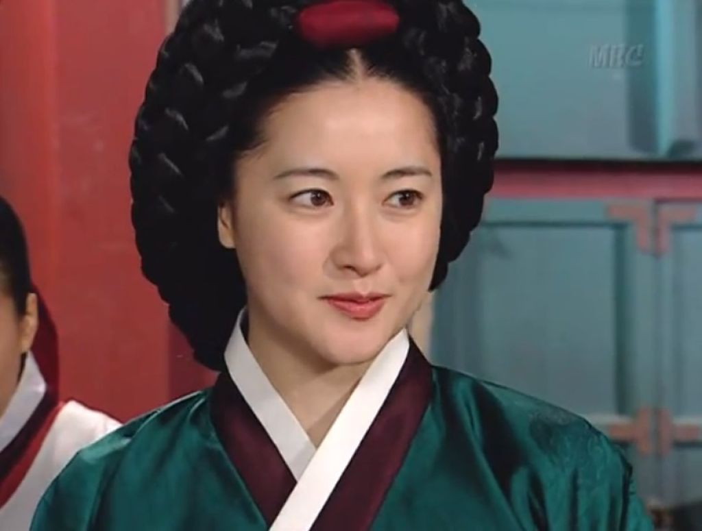 жемчужина дворца 2003