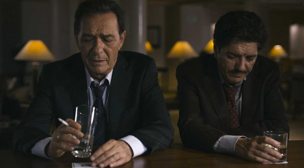 В холодную дверь