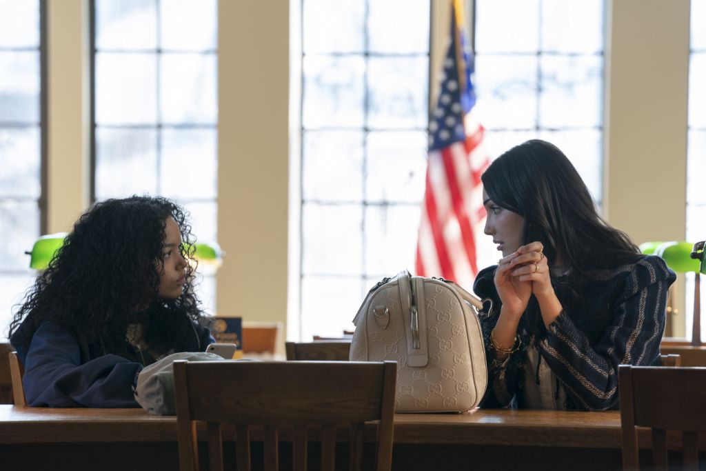 Сплетница (сериал, 2021, 2 сезона) — Фильм.ру