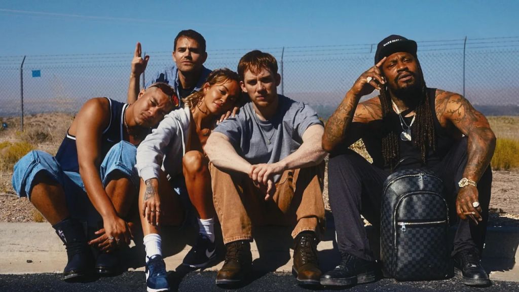 Он истекал неоном