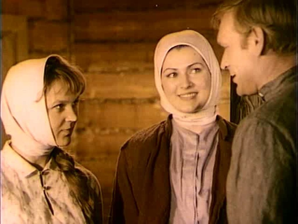 Мать Милы Йовович Галина Логинова в фильме тени исчезают в полдень