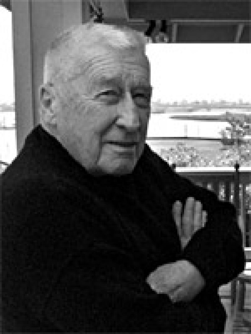 Один из самых успешных авторов криминальных романов XX столетия, Микки Спиллейн скончался в собственном доме на побережье Южной Каролины в окружении своей семьи в возрасте 88 лет