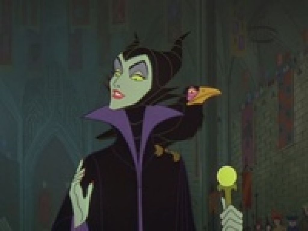 Disney наняла сценаристку Линду Вулвертон, только что переписавшую кэрролову 