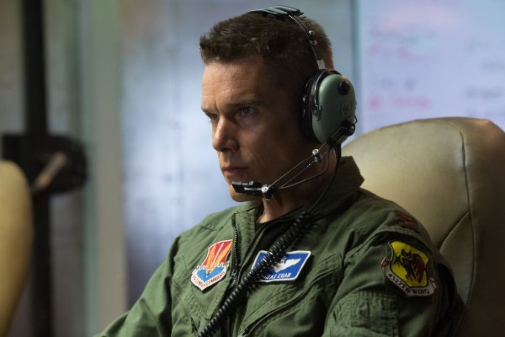 Трейлер военной драмы с Итаном Хоуком "Хорошее убийство"
