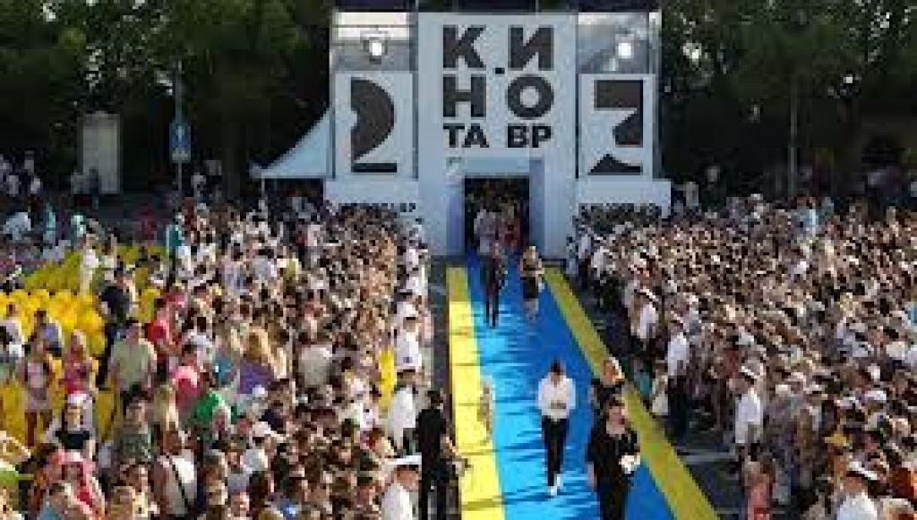 Помимо прочих свои новые работы на фестивале представят Александр Велединский, Алексей Федорченко, Виталий Манский и Таисия Игуменцева