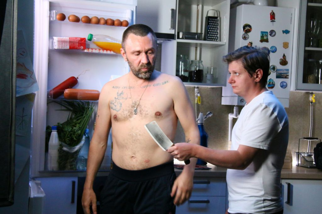 Первый трейлер черной комедии «Приличные люди»