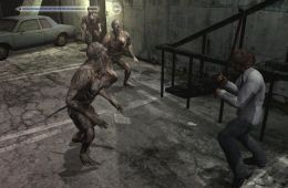 Скриншот из игры «Silent Hill 4: The Room»