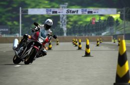 Скриншот из игры «Tourist Trophy»