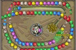 Скриншот из игры «Zuma Deluxe»