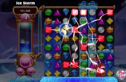 Скриншот из игры «Bejeweled 3»