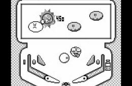 Скриншот из игры «Kirby's Pinball Land»
