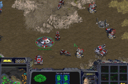 Скриншот из игры «StarCraft»