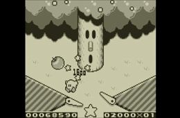 Скриншот из игры «Kirby's Pinball Land»