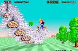 Скриншот из игры «Space Harrier»