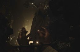 Скриншот из игры «Resident Evil Village»