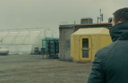 Бегущий по лезвию 2049