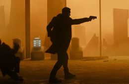 Бегущий по лезвию 2049