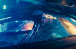 Бегущий по лезвию 2049