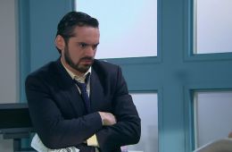 Кто-то смотрит на тебя