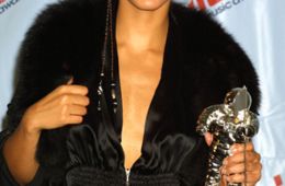 Церемония вручения музыкальных наград MTV 2001