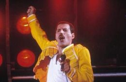 Queen: Live at Wembley Stadium