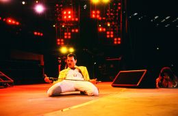 Queen: Live at Wembley Stadium