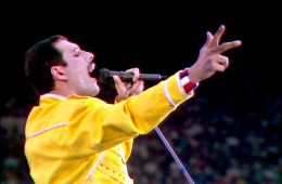 Queen: Live at Wembley Stadium