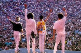 Queen: Live at Wembley Stadium