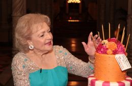 90-й день рождения Бетти Уайт: Посвящение Американской Золотой девочке