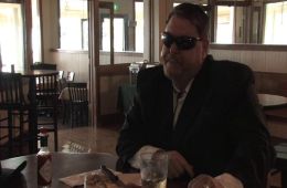 Шоу Салли с бензопилой