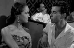 Манина, девушка в бикини