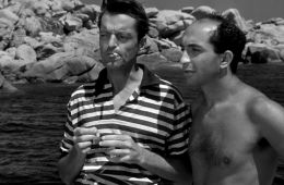 Манина, девушка в бикини