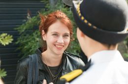 Девушка с плеером