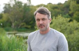Под прикрытием