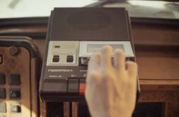 Роман с того света