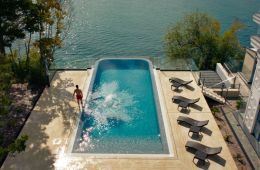 К себе нежно