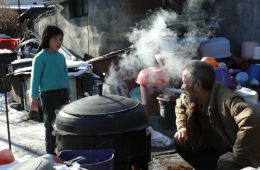 С девушкой из черной земли