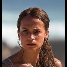 Лара Крофт 230