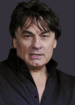 Александр Серов