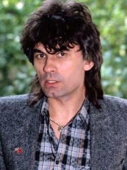 Александр Серов