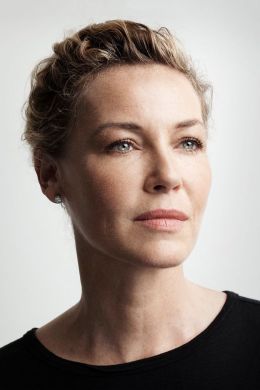 Конни Нильсен