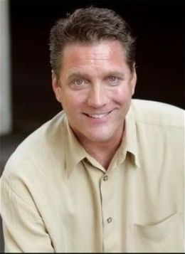 Скотт Томпсон Бэйкер