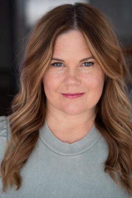 Дженнифер Холл