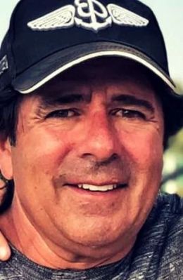 Кенни Бэйтс