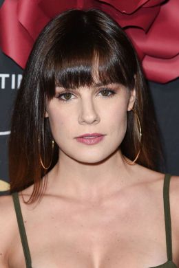 Челси Хоббс