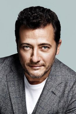 Йигит Озшенер